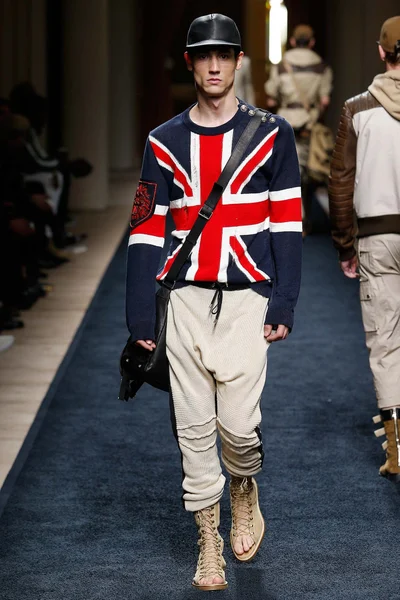 Look 30